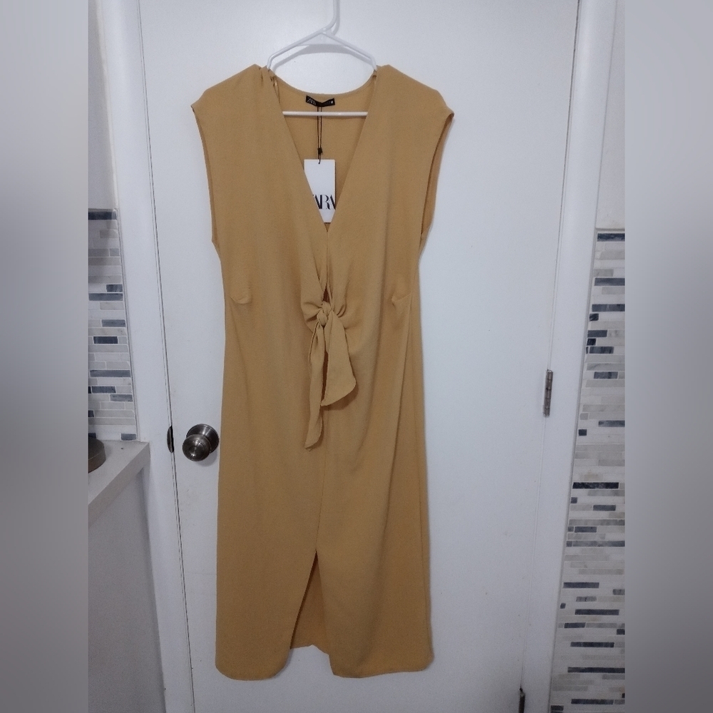 ZARA PALE YELLOW SLEEVELESS MAXI DRESS MIDDLE TIE UP CUTOUT SPLIT FRONT HEM M